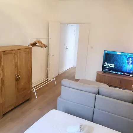 Le Rollin 4 Apartment