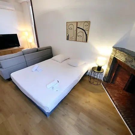 Le Rollin 4 * Carcassonne